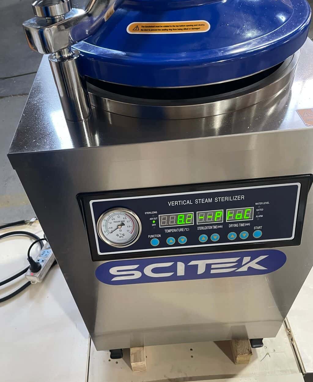 Vertical Pressure Steam Sterilizer, Self-control Drying thumbnail 4