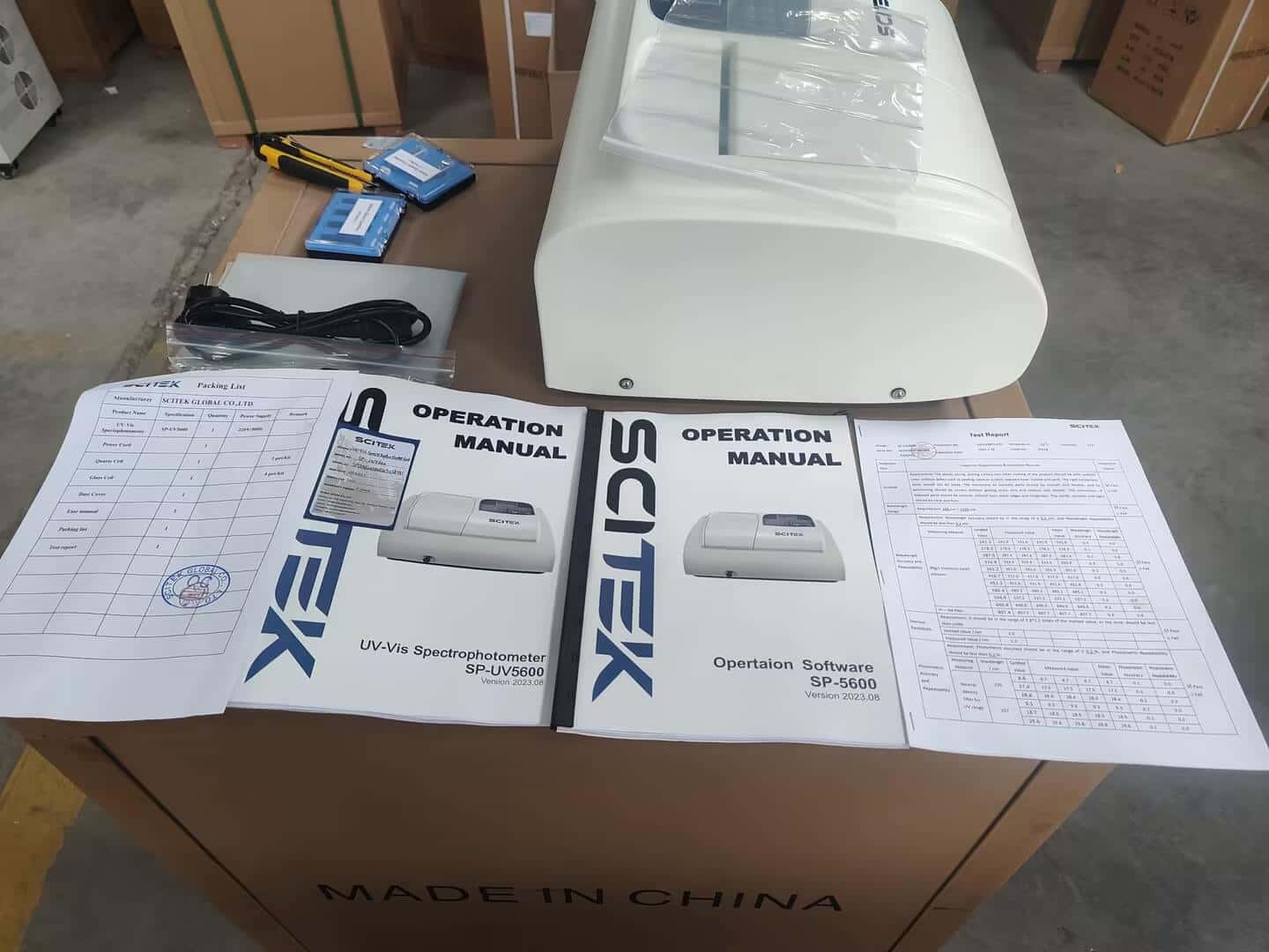 UV Visible Spectrophotometer, 190-1100nm thumbnail 1