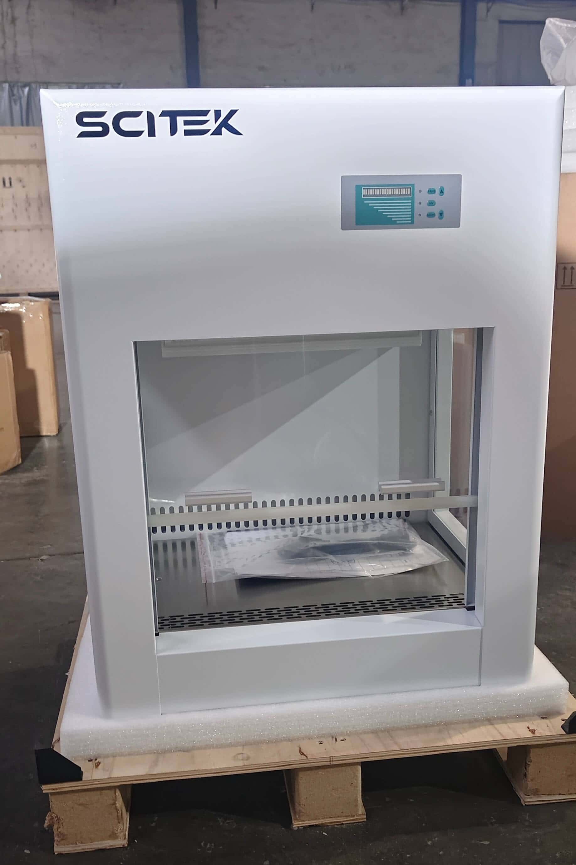 Mini Laminar Flow Cabinet thumbnail 3